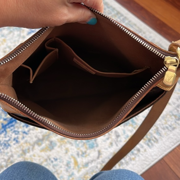 Authentic Louis Vuitton Odeon PM Purse - Picture 7 of 7